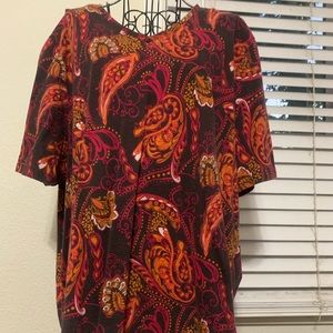 Vibrant paisley top 💗